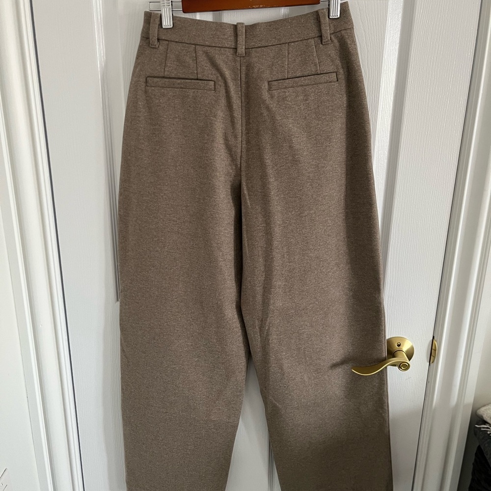 Comptoir Des Cotonniers Wide-Leg Pleated Trousers in Taupe - Picture 7 of 13